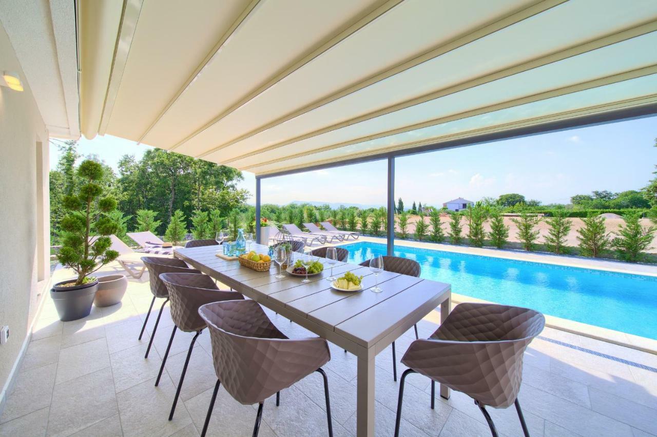 Holiday Home Elegant Vrh  Exterior foto