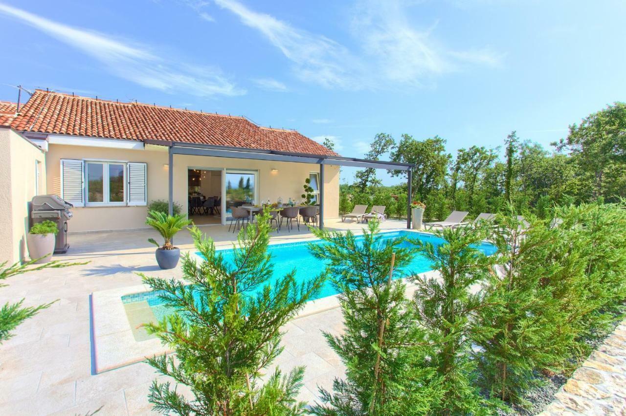 Holiday Home Elegant Vrh  Exterior foto