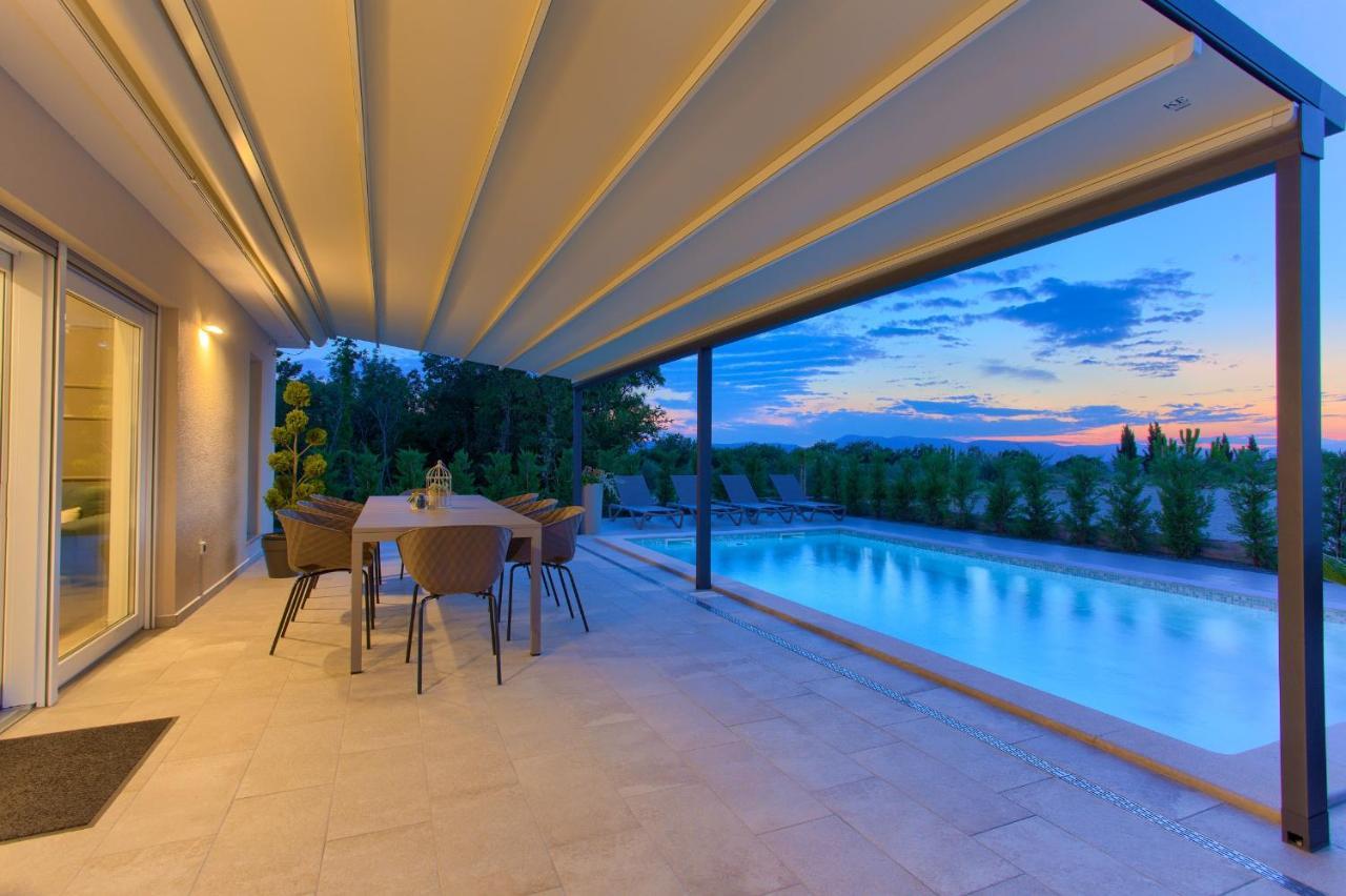 Holiday Home Elegant Vrh  Exterior foto